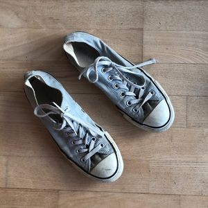 Converse sneakers | size 9